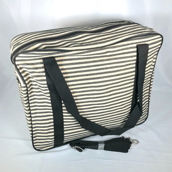 thirty-one Handbags - Thirty One Away for the Weekender tote, Twill